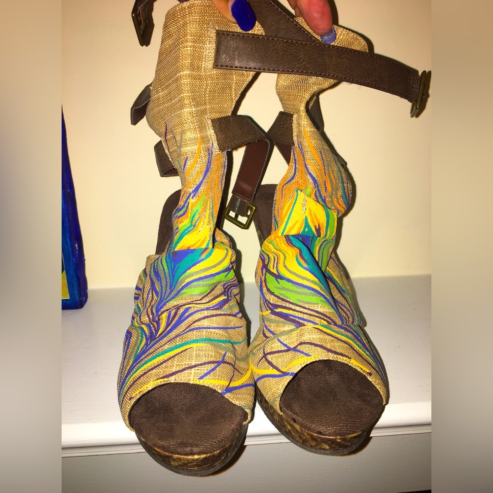 Summer is Coming and you are going to want these cute Sandals!